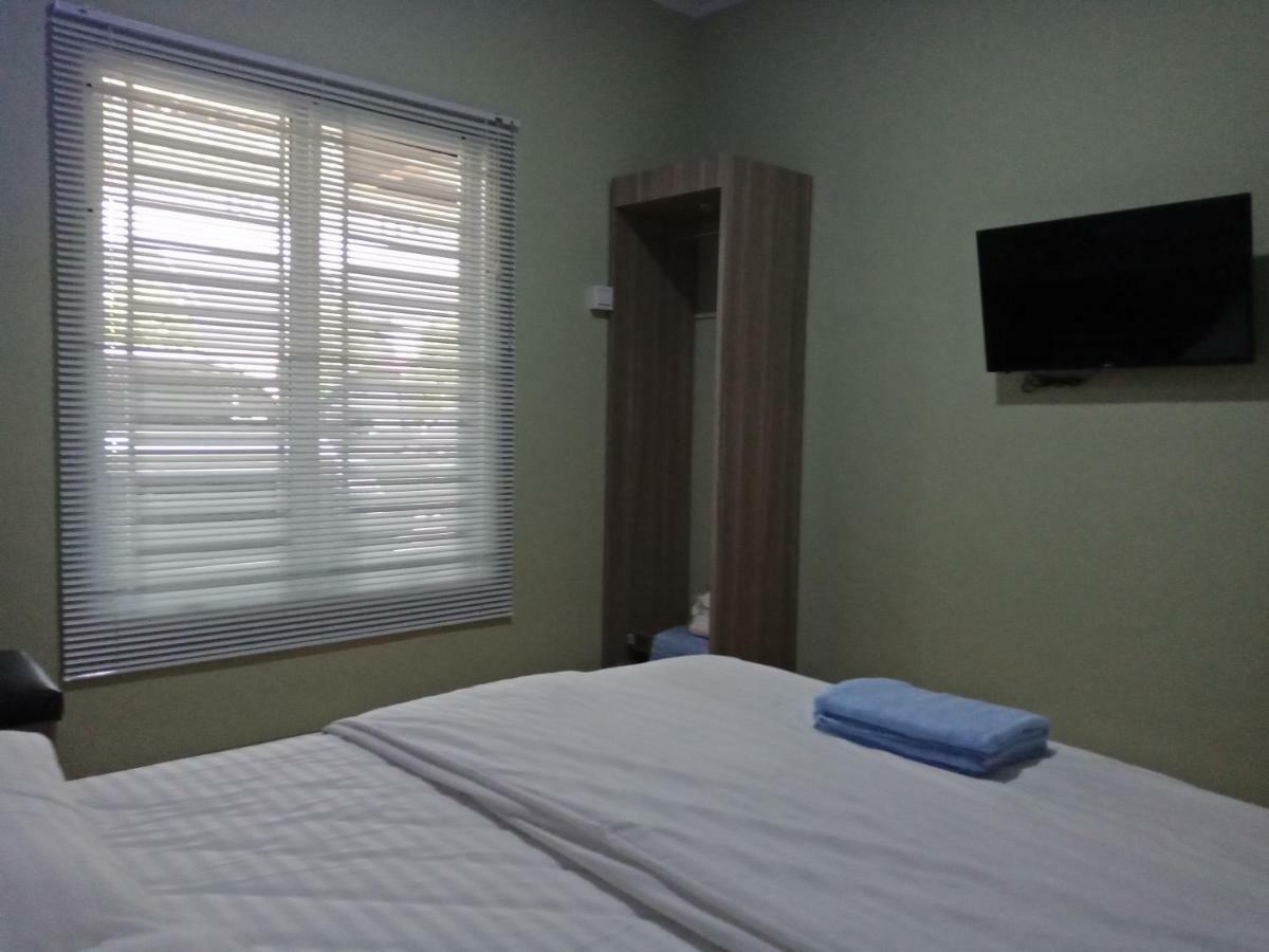Sleeprest @ Golden Prima Otel Batam Dış mekan fotoğraf