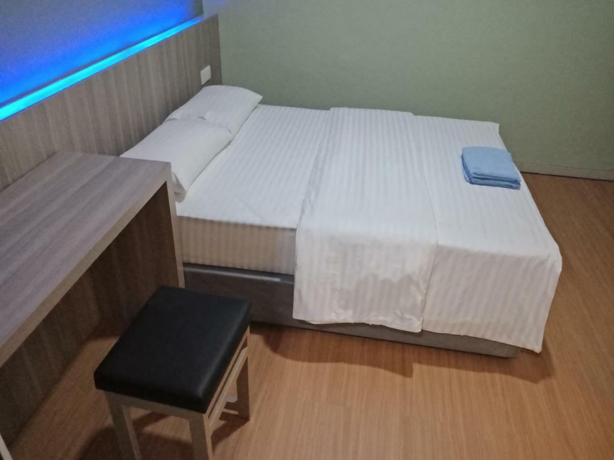 Sleeprest @ Golden Prima Otel Batam Dış mekan fotoğraf